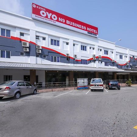 Oyo 43955 N9 Business Hotel Nilai Exteriér fotografie