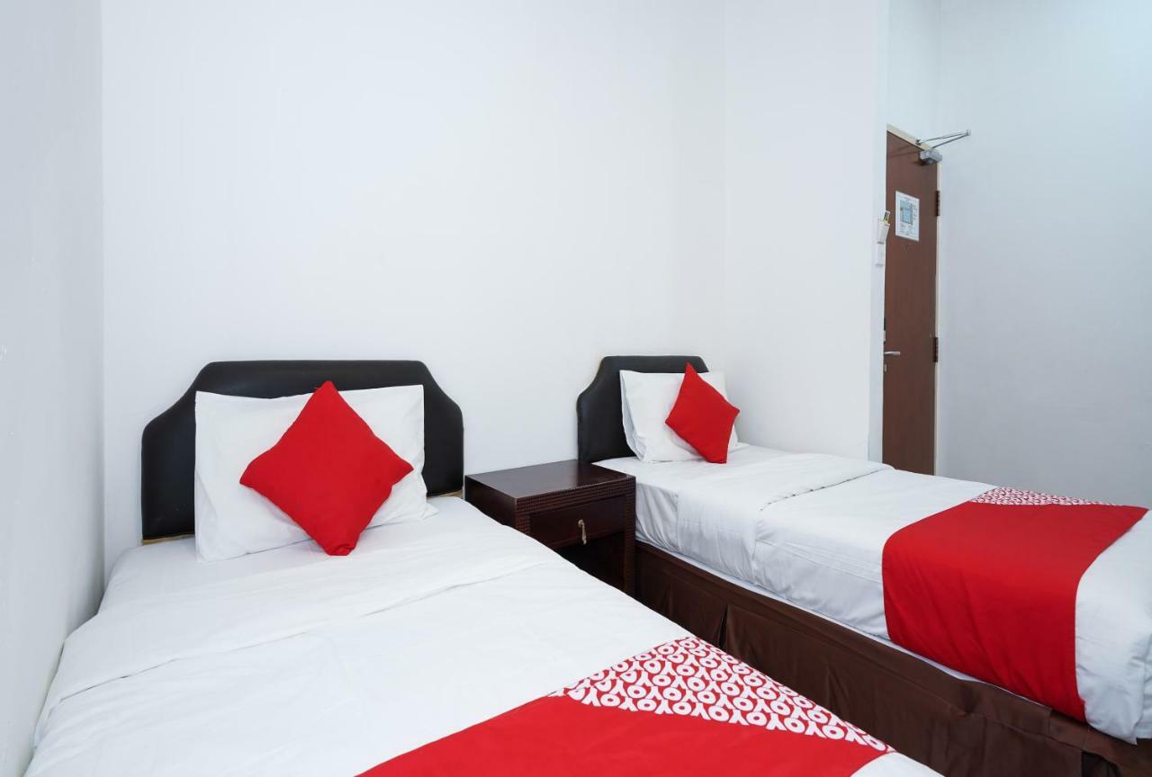 Oyo 43955 N9 Business Hotel Nilai Exteriér fotografie