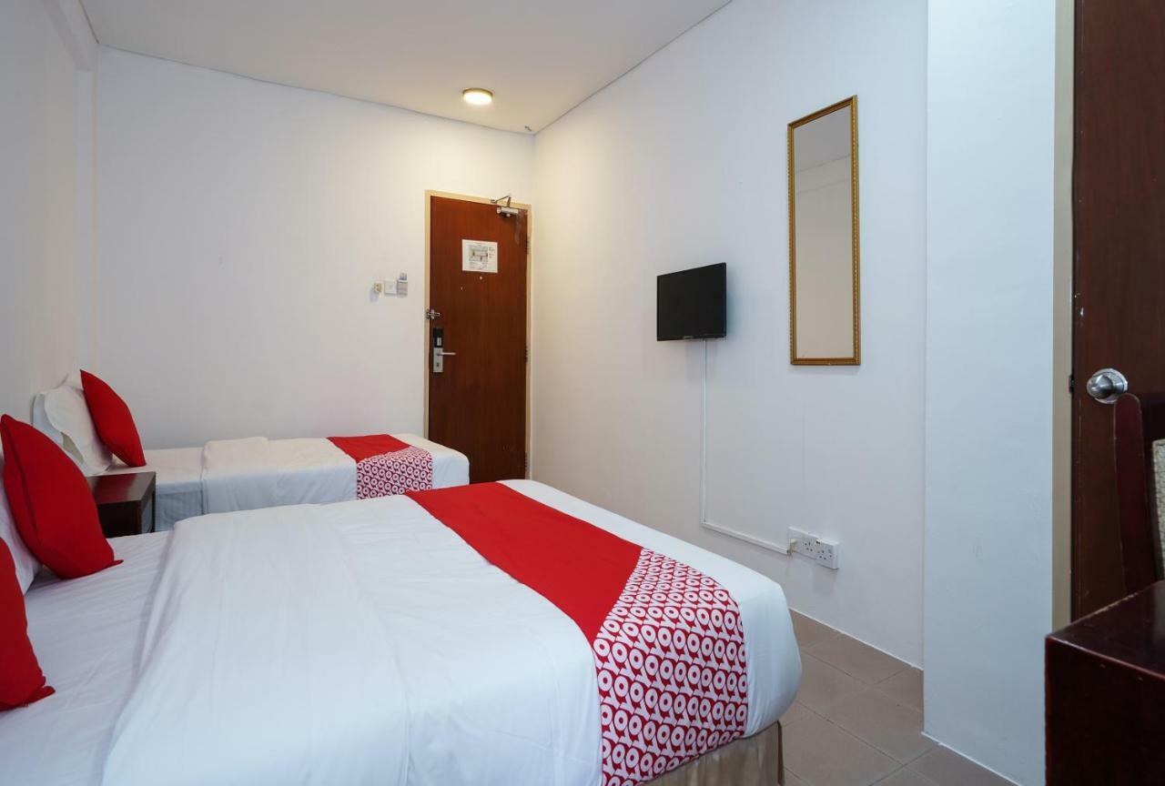 Oyo 43955 N9 Business Hotel Nilai Exteriér fotografie