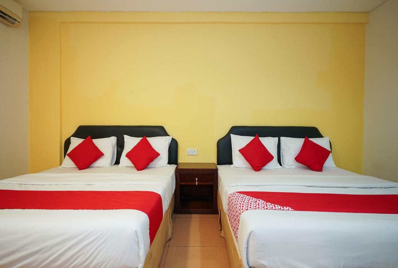 Oyo 43955 N9 Business Hotel Nilai Exteriér fotografie
