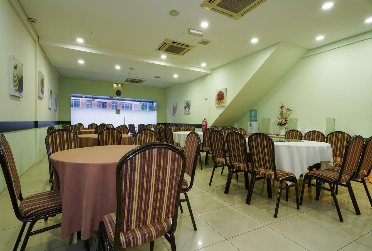 Oyo 43955 N9 Business Hotel Nilai Exteriér fotografie