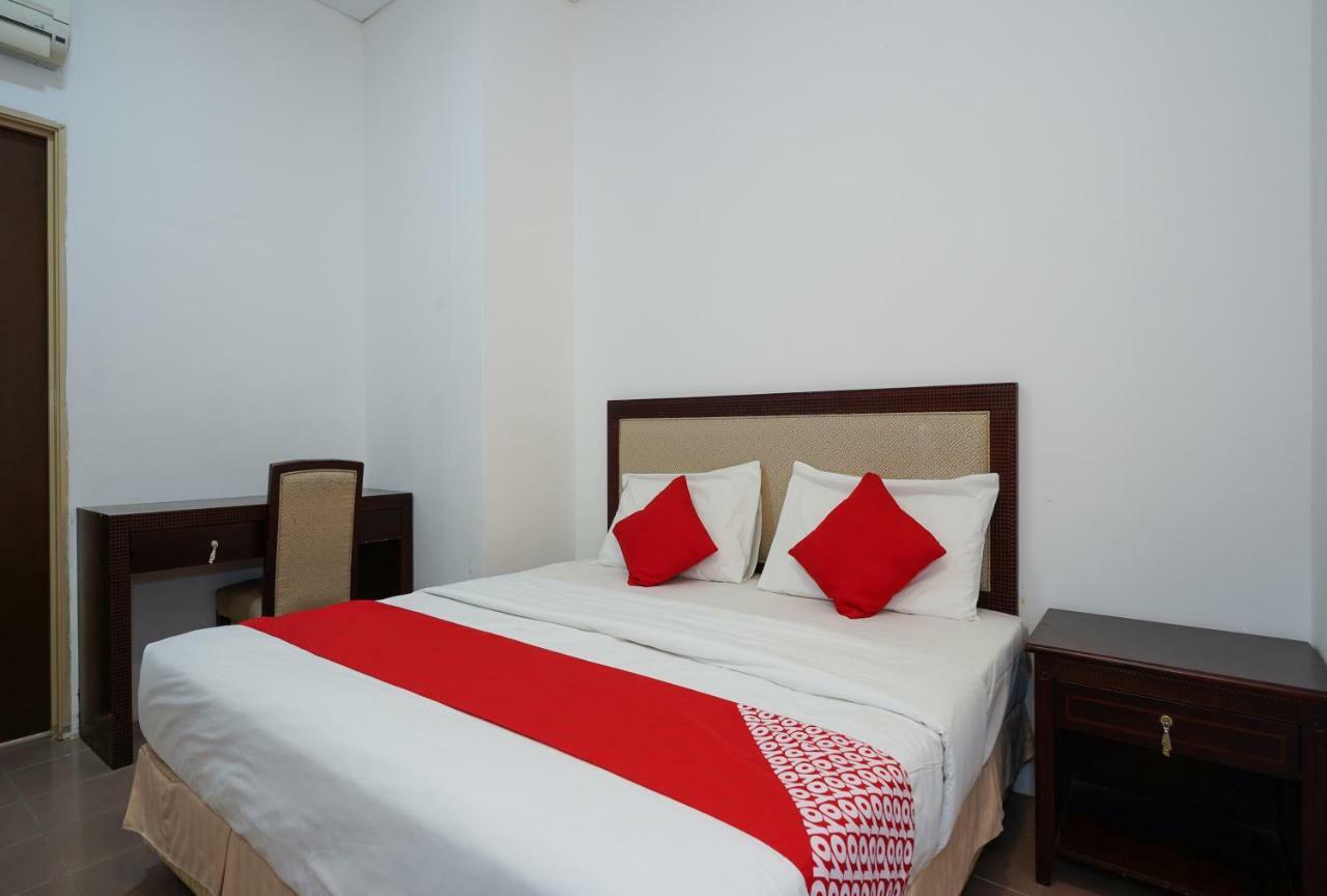 Oyo 43955 N9 Business Hotel Nilai Exteriér fotografie
